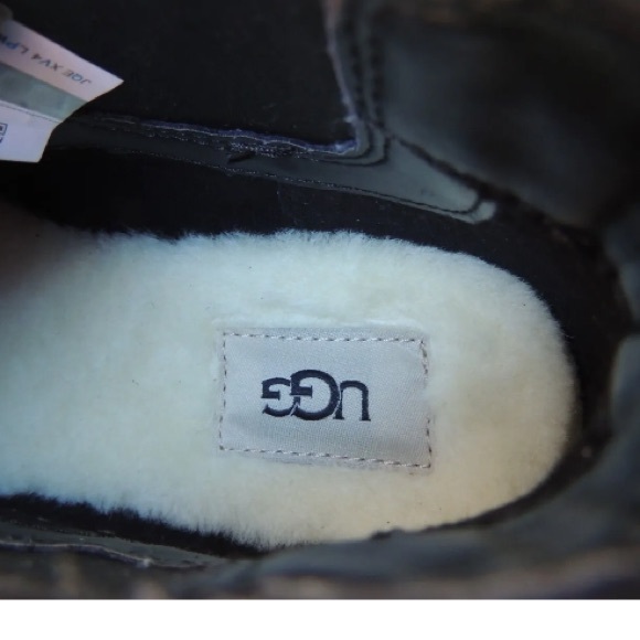 New UGG Waterproof Leather Booties with wool lining 894mn - Picture 6 of 11